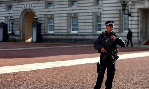 polizia a buckingham palace