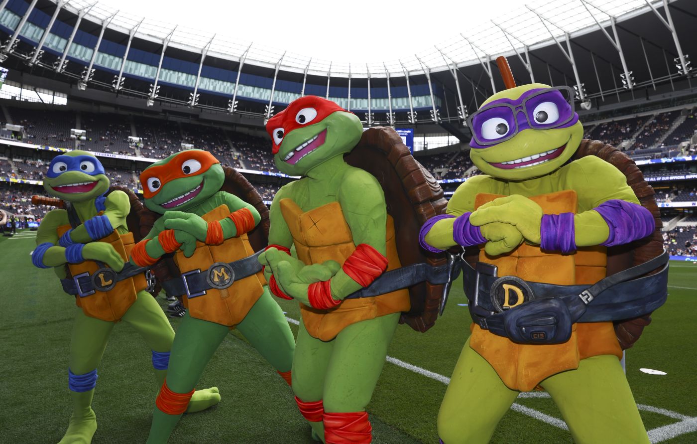 Le Teenage Mutant Ninja Turtles visitano i Tottenham Hotspur