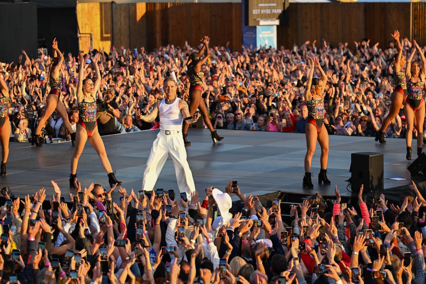 robbie williams al bit di hyde park a londra