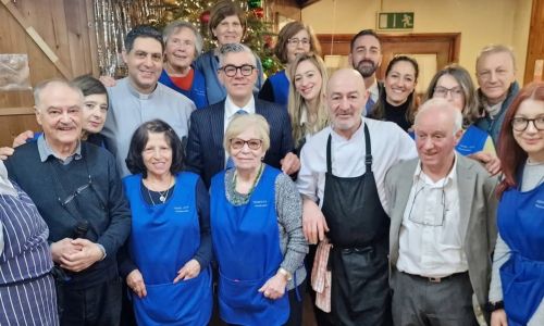 gli auguri di natale a casa pallotti con il console di londra Bellantone